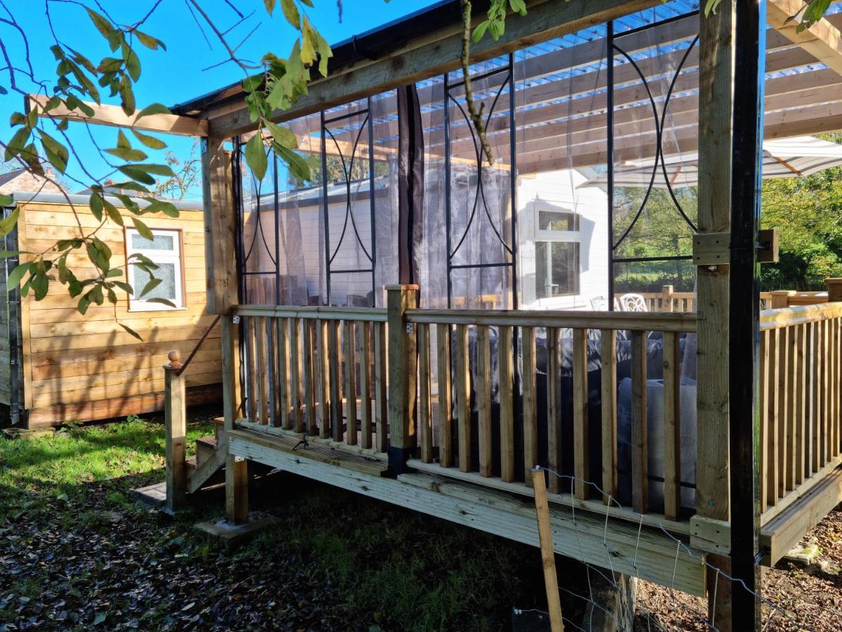 Riverside Cabin In Shropshire Oswestry Ngoại thất bức ảnh